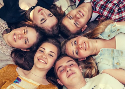 La importancia de las amistades en la adolescencia.