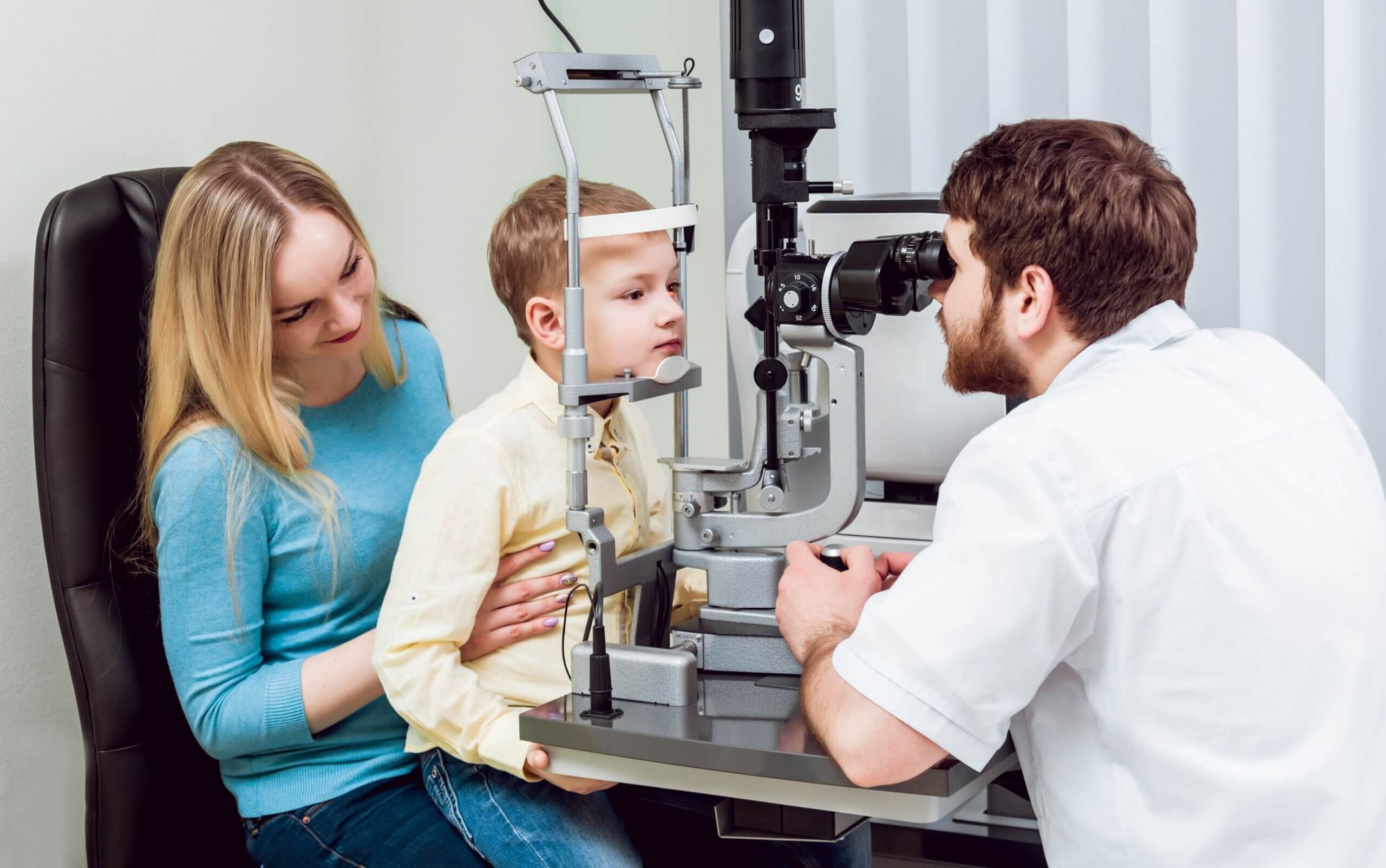 Los derrames oculares en niños pueden requerir evaluación