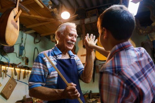 ¿Pueden trabajar los hijos en el negocio familiar?