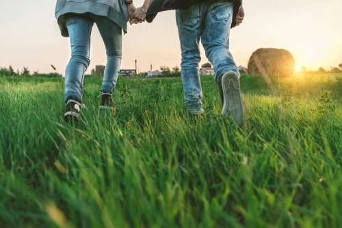 Cómo afrontar el primer amor adolescente de tus hijos.