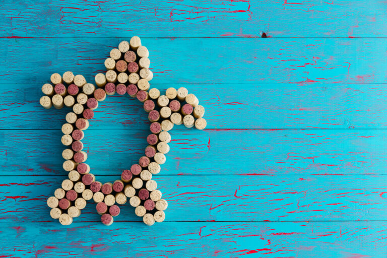 4 manualidades con tapones de corcho