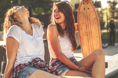 Adolescentes skaters.