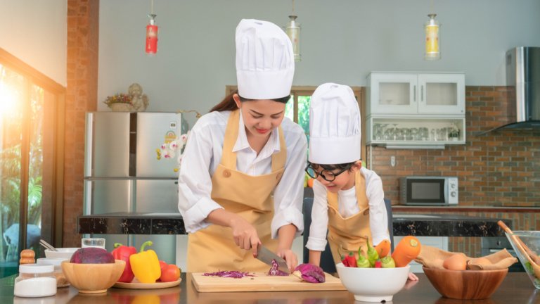 ¿Por qué es bueno que los niños aprendan a cocinar?