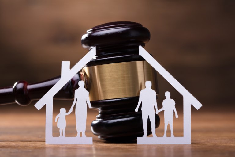 ¿Cómo elegir a un abogado de familia?