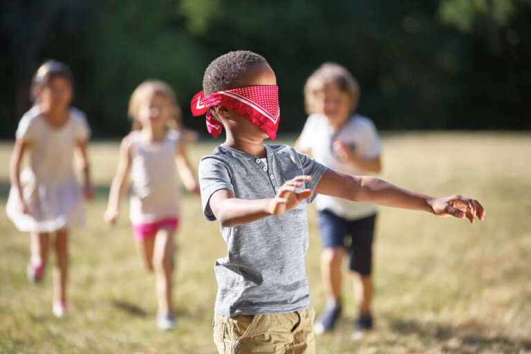 5 juegos en la naturaleza para niños