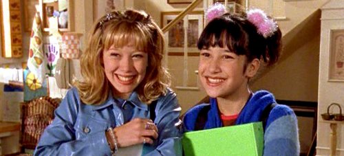 Protagonistas de Lizzie McGuire, una de las series juveniles de los 200 más populares.