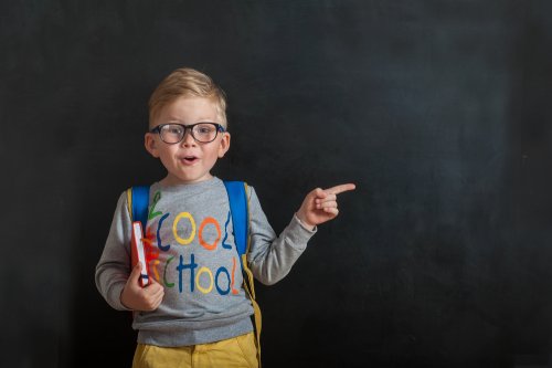 Niño en la vuelta al colegio.