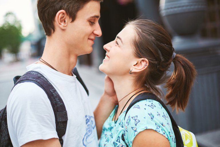 El problema del amor romántico en las parejas adolescentes