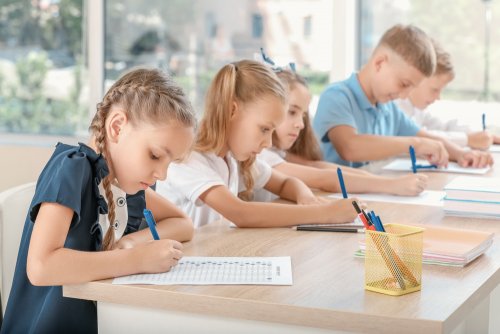 Niños realizando el test de los 3 minutos.