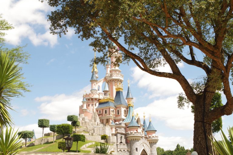 La plataforma de Disneyland París para que los niños disfruten del reino mágico