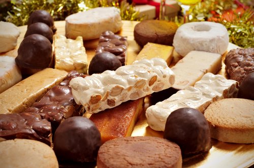 Turrón y polvorones, los dulces navideños en España por excelencia.