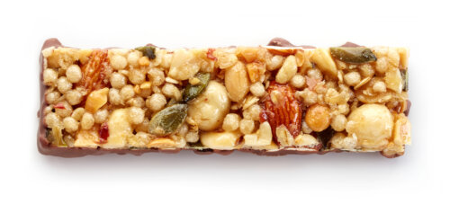 Barres aux flocons d'avoine et aux fruits secs, une des recettes à faible teneur en fructose.