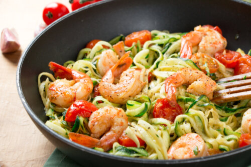 Gambas salteadas con calabacín.