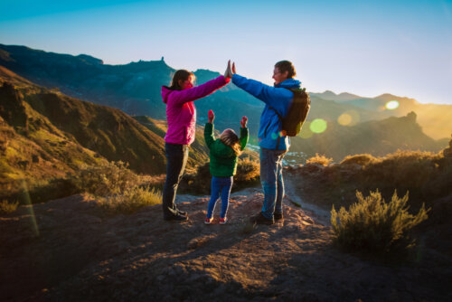 6 cosas que no pueden faltar en tu mochila para una excursión en familia