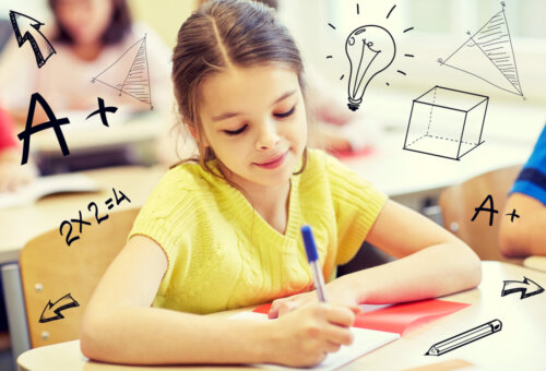 Niña siendo un genio de las matemáticas tras haber leído algunos de los libros para aprender matemáticas jugando.