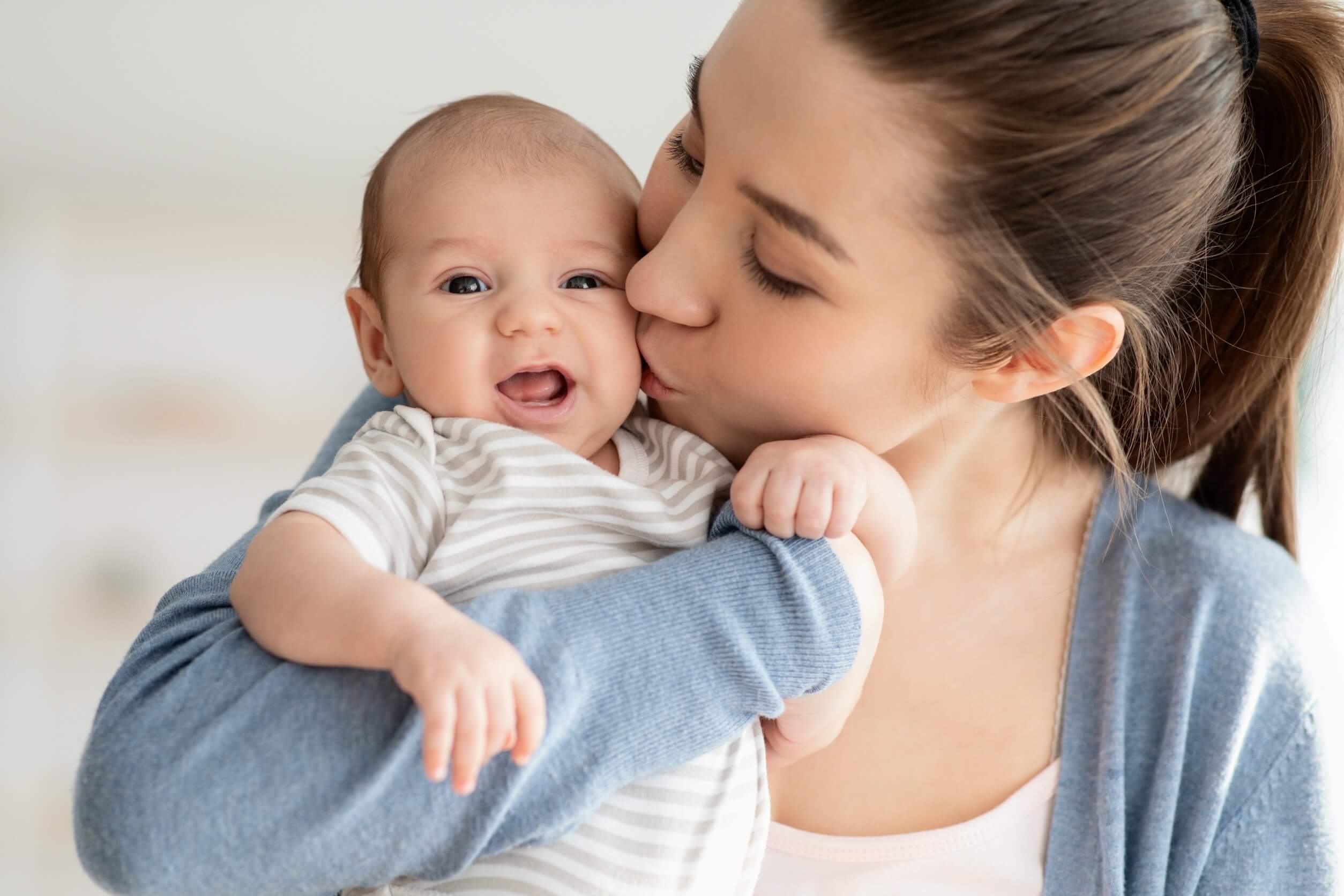 Guía S.O.S. para Mamás Nuevas: Todo lo que Tienes que Saber desde