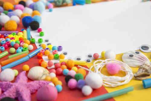 Crafts Your Children Can Make Using Pom-Poms