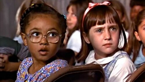 Matilda è uno dei film Netflix più divertenti da guardare con la famiglia.