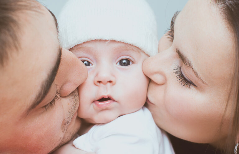 El aumento de los niveles de oxitocina en madres y en padres