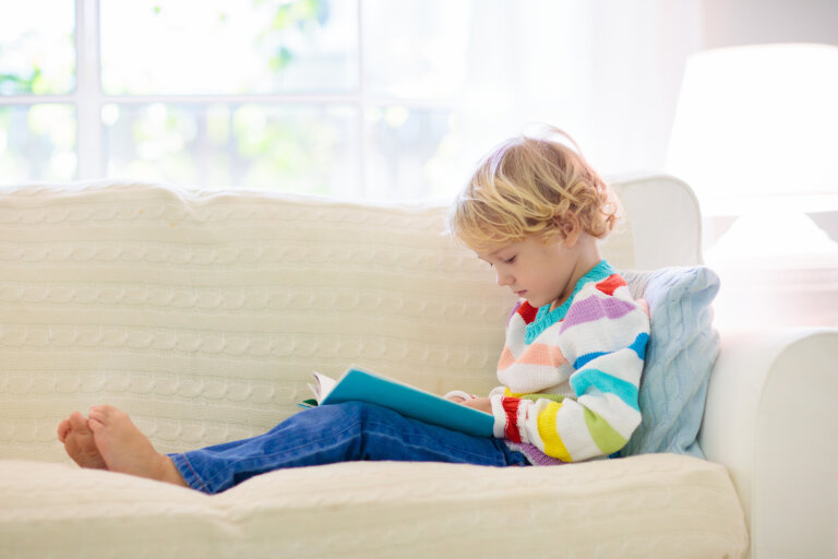 Cómo ayudar a entender la lectura a un niño con problemas de aprendizaje