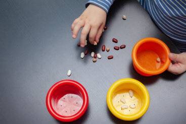 4 juegos Montessori para niños de 0 a 3 años que estimulan su aprendizaje