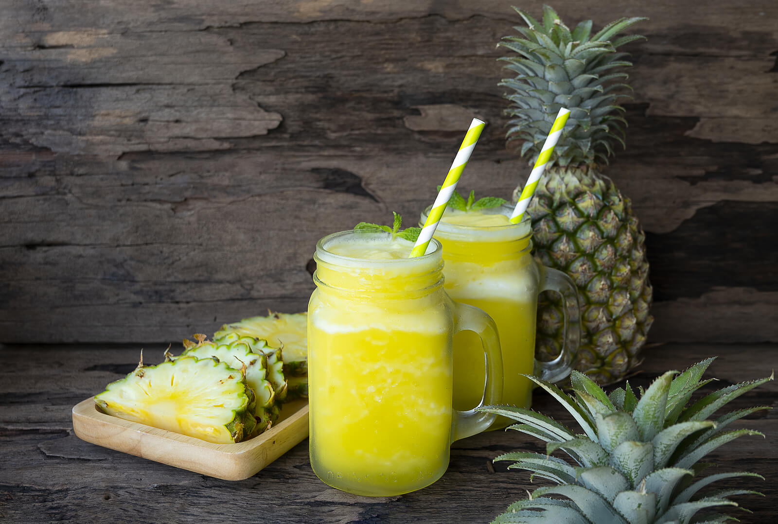 Granizado de piña, uno de los granizados caseros de frutas para niños.