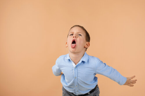 Cómo corregir a los niños que insultan de forma efectiva