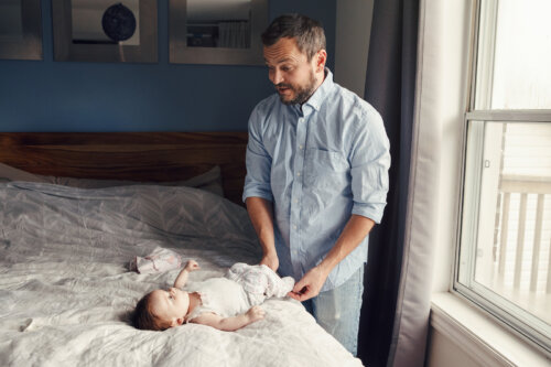 Un padre no es niñera ni ayudante, ¡es un padre!