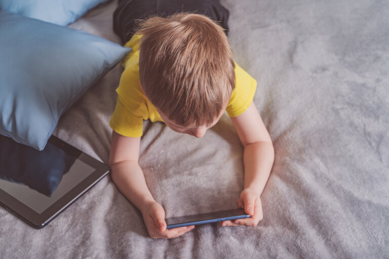 7 pasos para desconectar a los niños de las pantallas