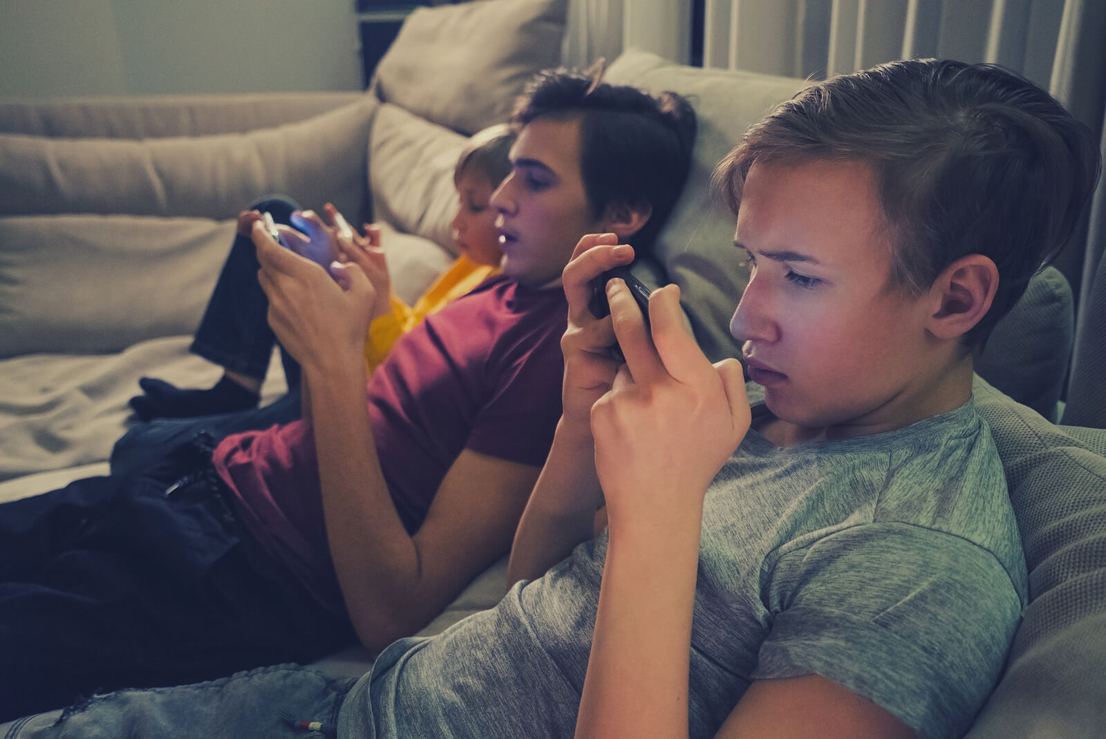 Les réseaux sociaux affectent les capacités de communication des jeunes.