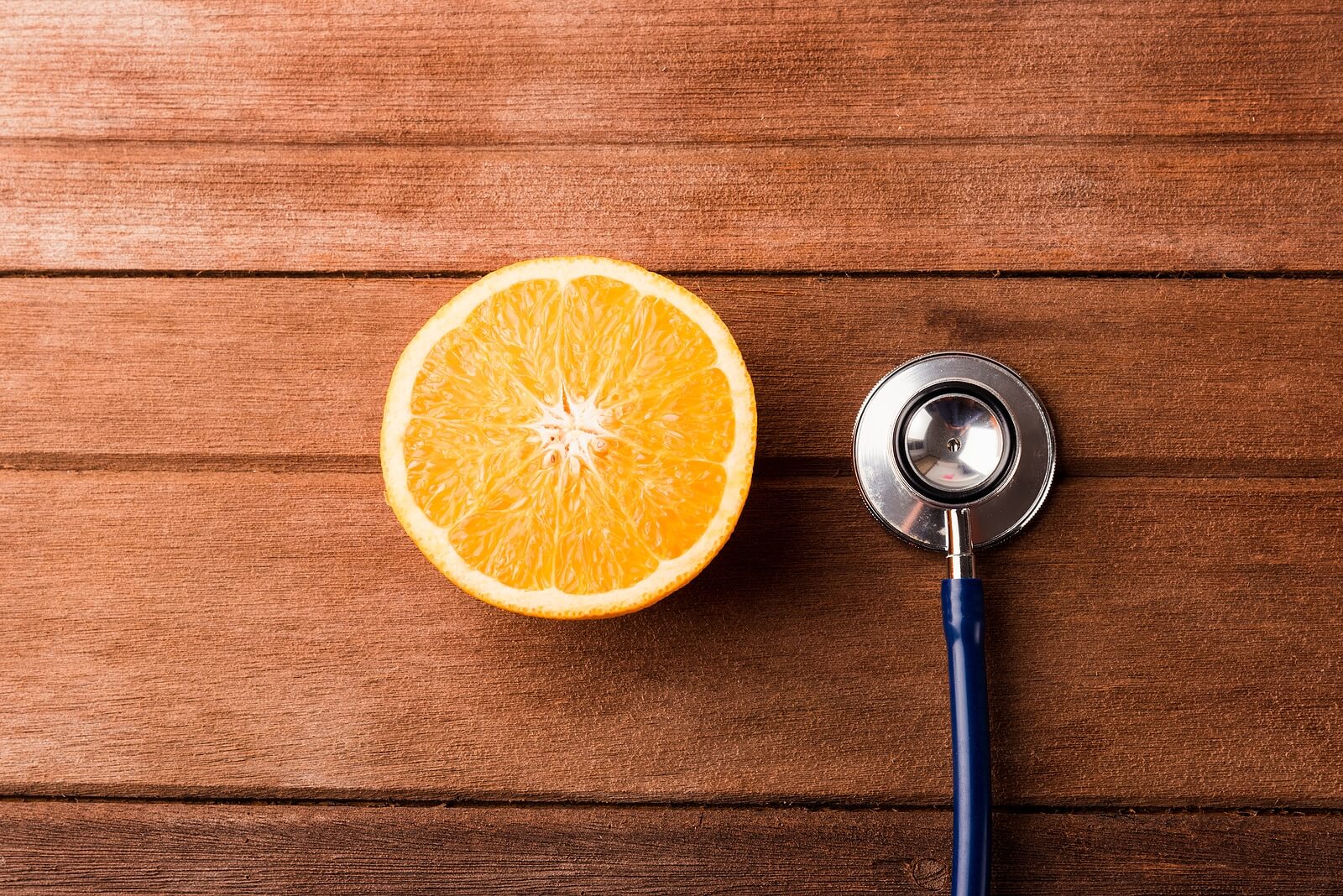 Naranja con mucha vitamina C para niños.
