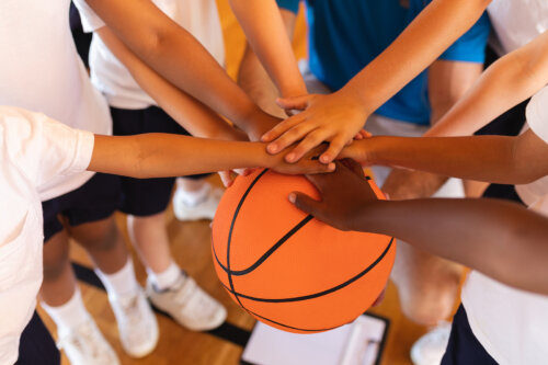 Equipo de baloncesto infantil.