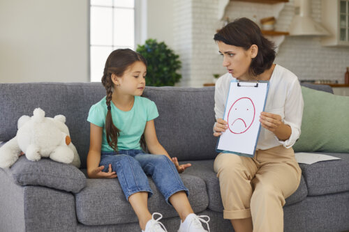 Niña en psicoterapia.