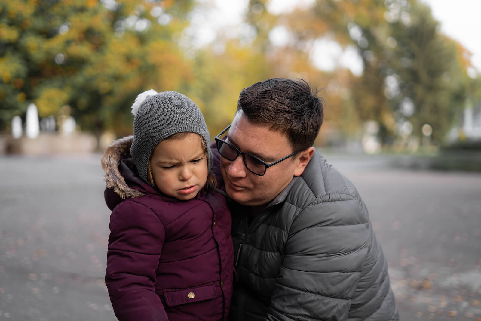 Niño con resentimiento hacia su padre.