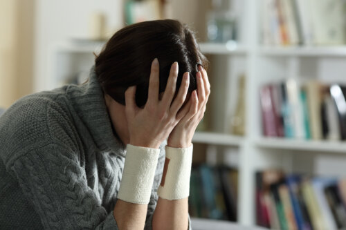 ¿Cómo diferenciar las autolesiones y el intento de suicidio en nuestros hijos?
