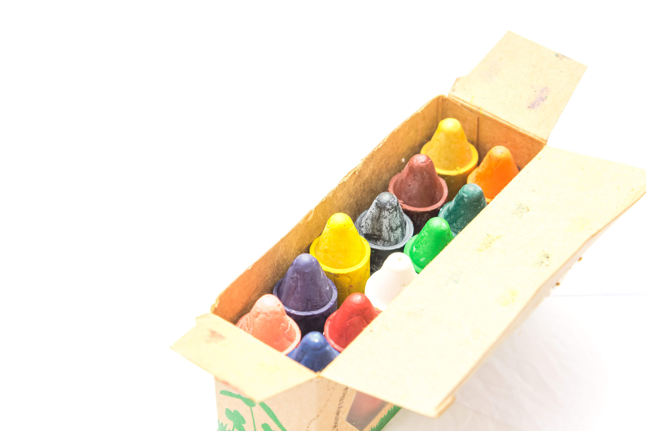 Pinturas hechas con cera de abejas, uno de los mejores juguetes ecológicos.