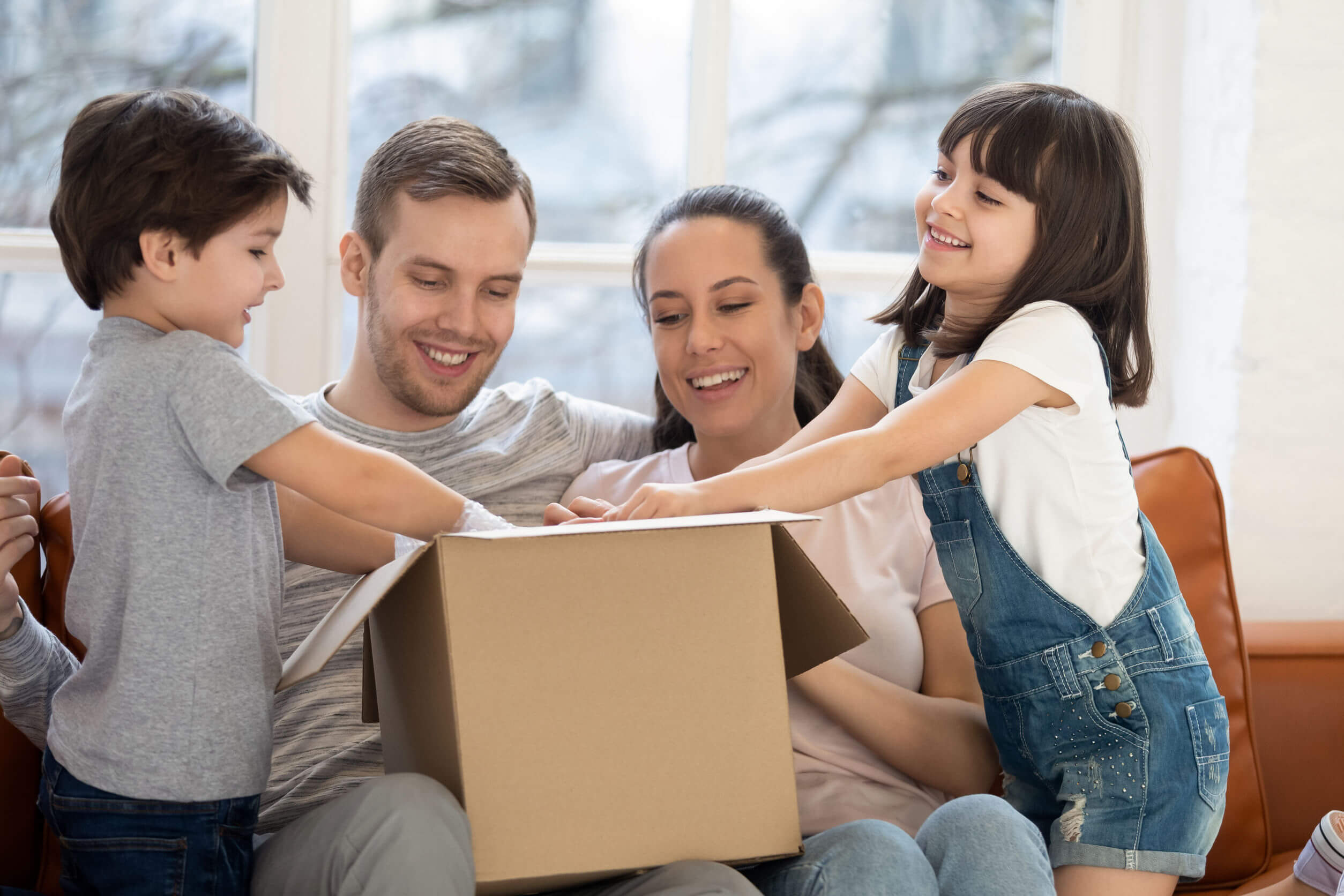 Por qué una caja de cartón es más importante que un juguete en los niños