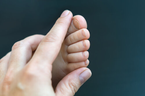 Uñas del pie de un niño.