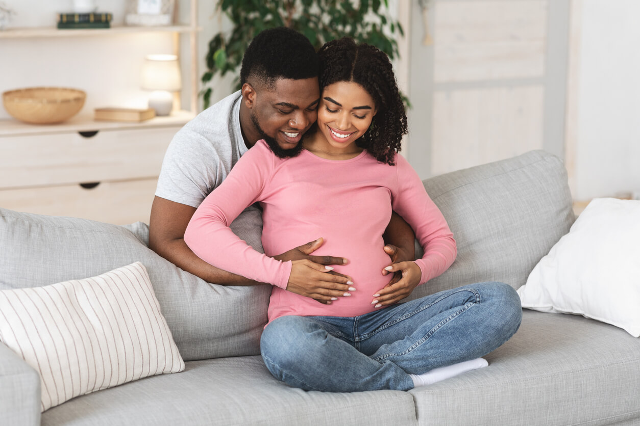 Les futurs parents pensent aux noms de filles qui commencent par la lettre E.