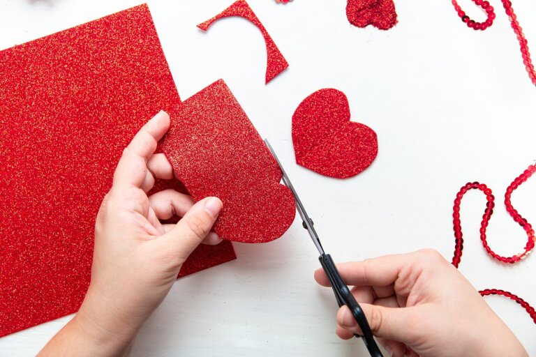 4 manualidades de San Valentín para hacer con niños