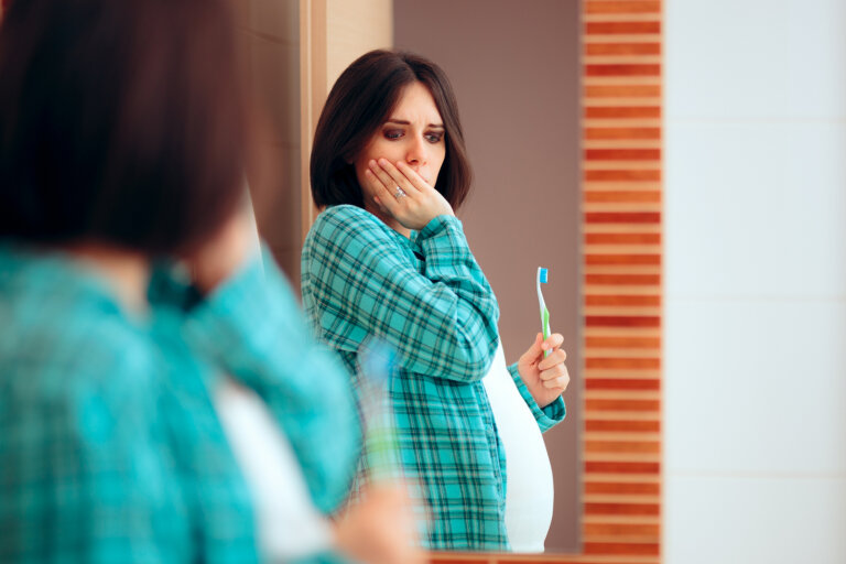 Dientes sensibles durante el embarazo: cómo actuar