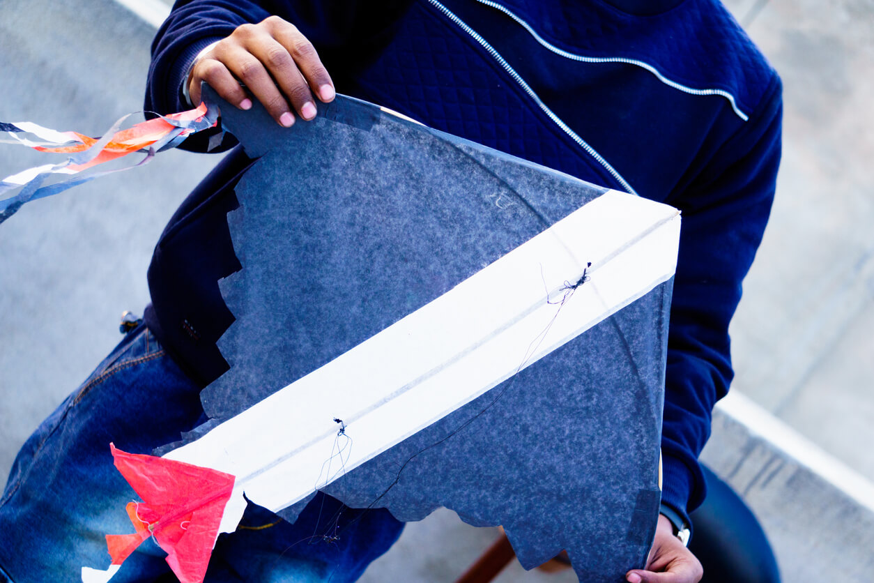 Cómo hacer una cometa casera para niños