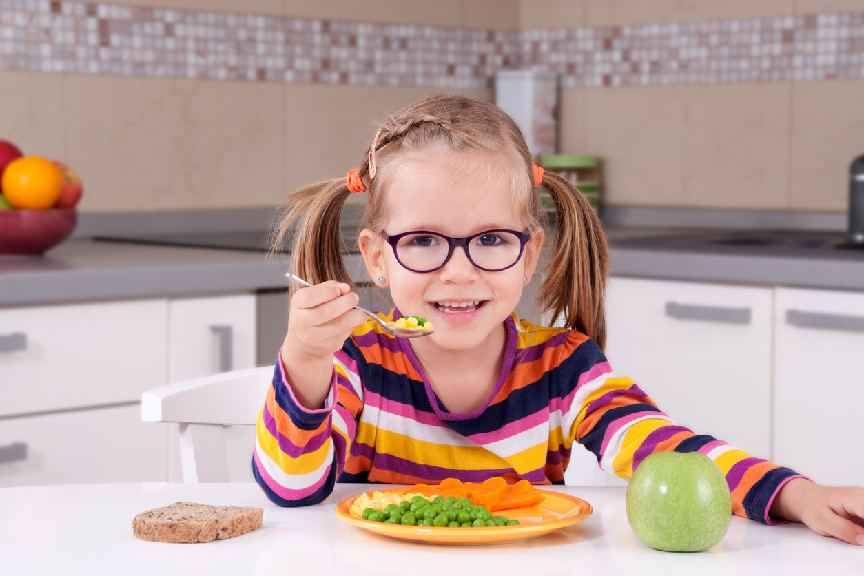 Los niños deben comer legumbres porque son muy beneficiosas.