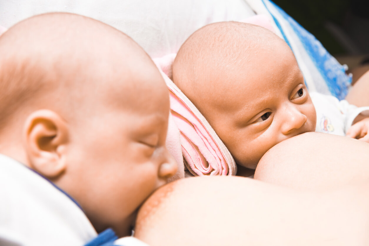 Lactancia materna en gemelos.