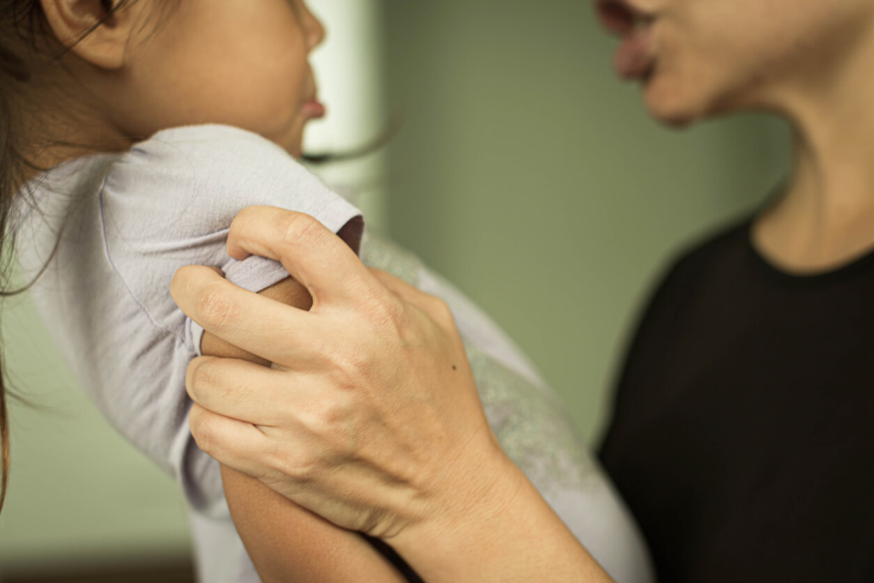 4 consecuencias de pegar a los niños