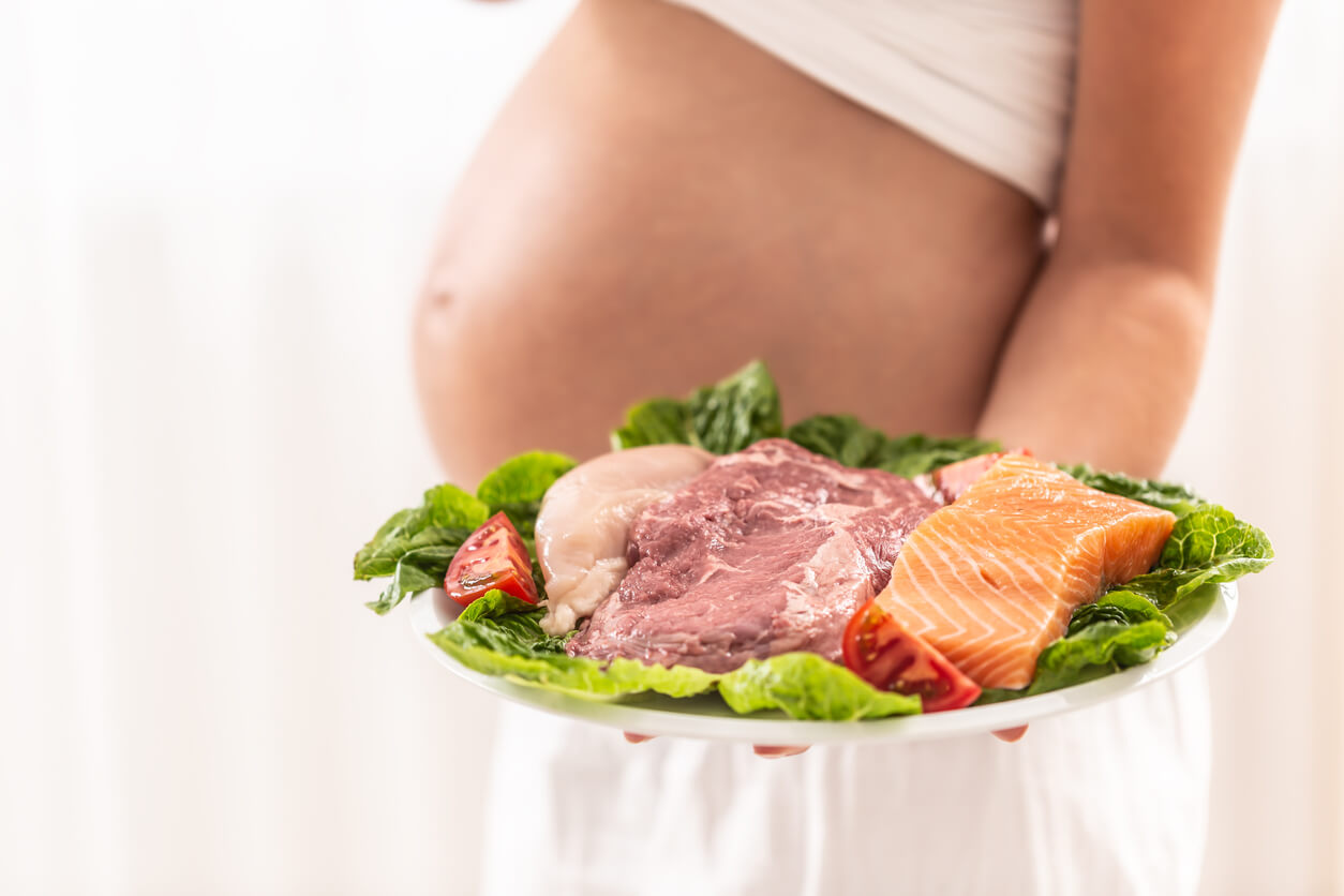 Dieta cetogénica durante el embarazo, ¿es segura?
