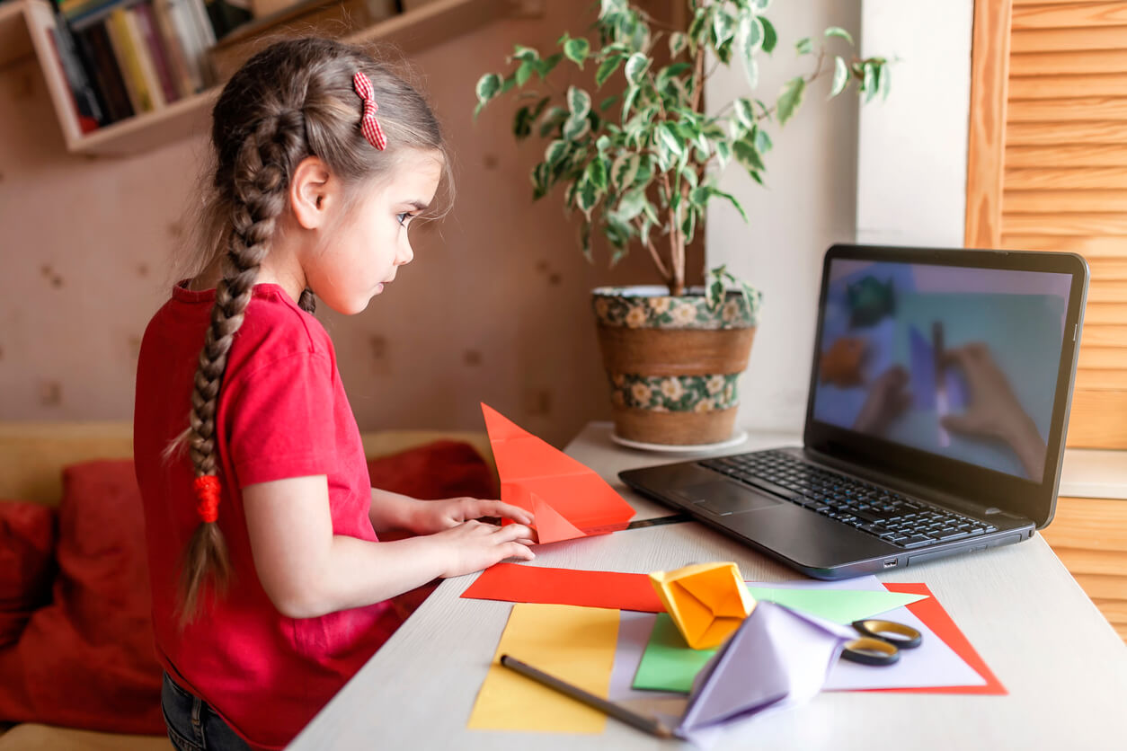 nina nena origami computadora ordenador laptop aplicacion manualidades tutorial en linea desarrollo motricidad psico