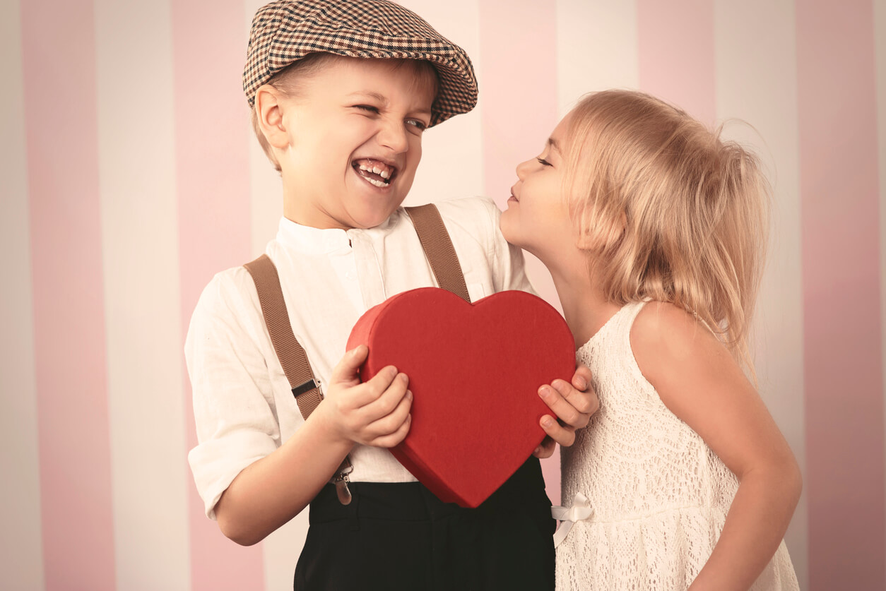 beso saludo amor rechazo gesto nene nino nena nina