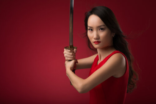 imita mujer mulan guerrera china pelicula