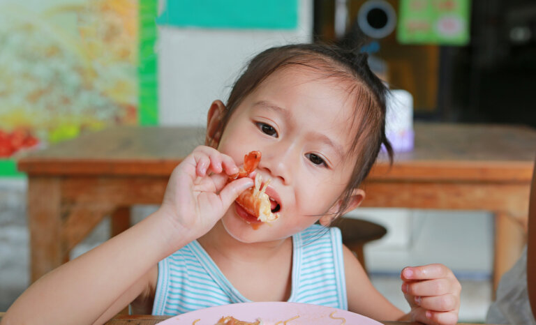 ¿Cuándo pueden comer mariscos los niños?